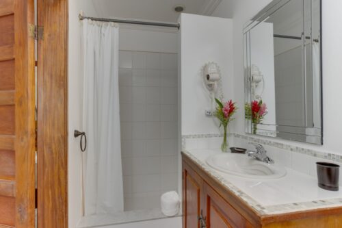 room 1 bath